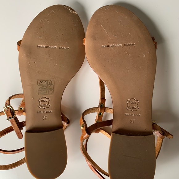 ❌SOLD❌ Gorgeous Strappy Sandals - Picture 4 of 5